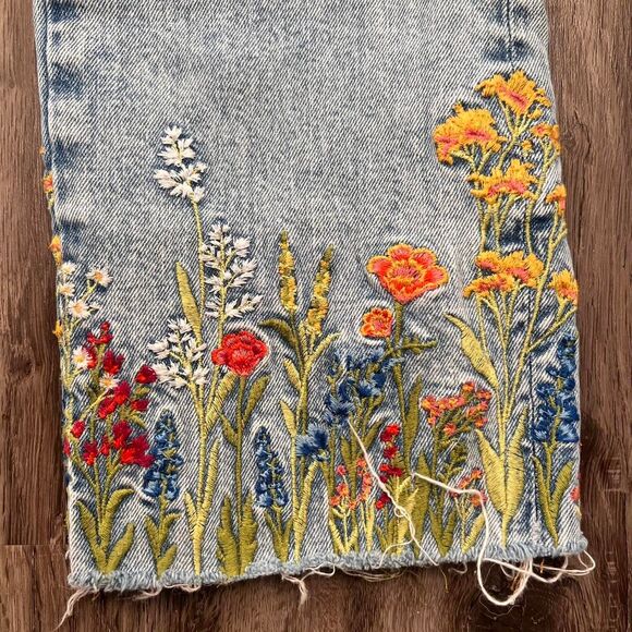 Anthropologie Driftwood Boho Embroidered Frayed Ankle Colette Jeans - Picture 4 of 7